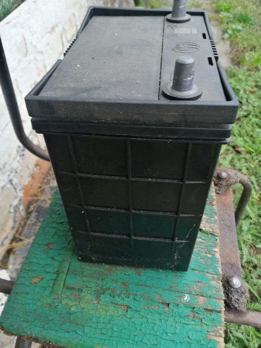 Продам аккумулятор.