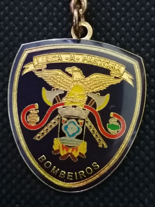 Porta chaves em metal dos Bombeiros Voluntários de Linda-a-Pastora