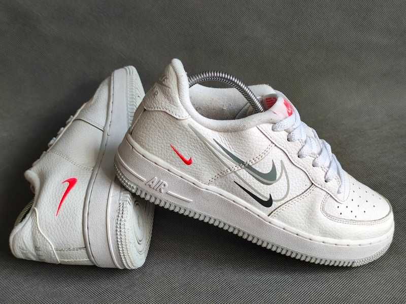 - Nike Air Force - Sneakersy r. 38,5