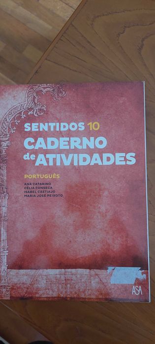 Livros de apoio escolar