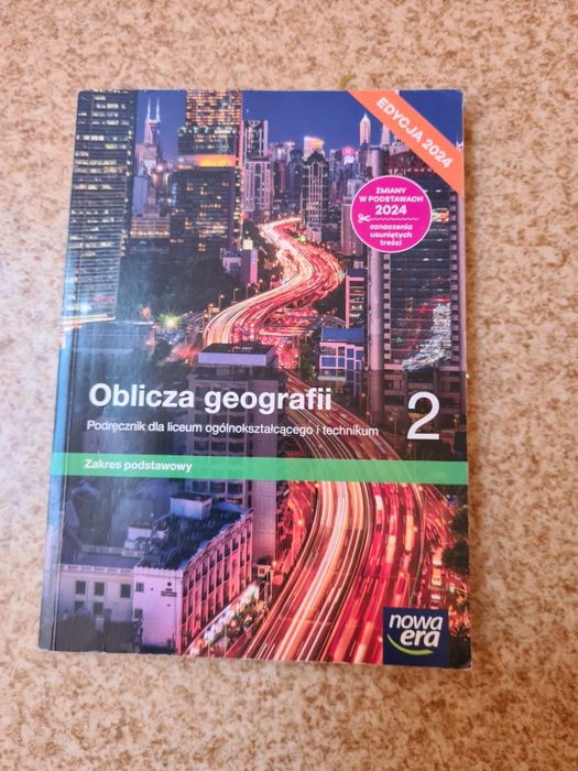 Książka oblicza geografii Nowa era klasa 2
