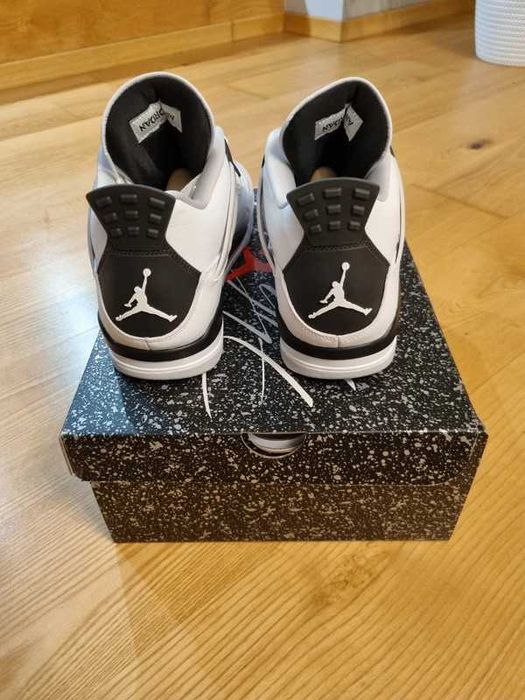 Jordan 4 Retro Military Black 40