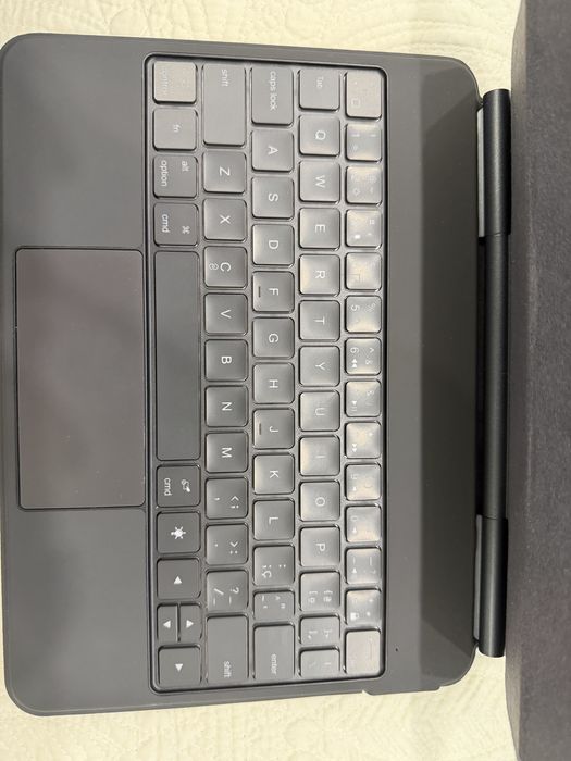 Capa Teclado Bluetooth para Ipad Pro 11’ M4