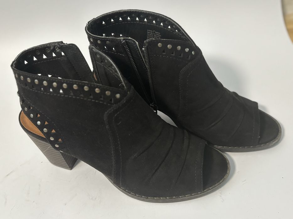 Брендові сандалі Sonoma