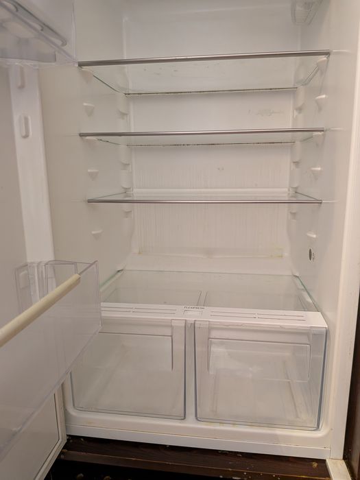 Lodówka do zabudowy Electrolux ERN2001FOW, wysokość 122 cm