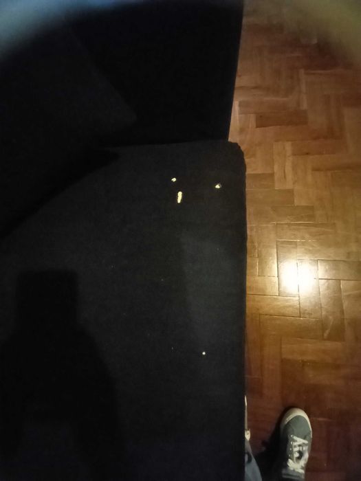 Sofá  em tecido preto