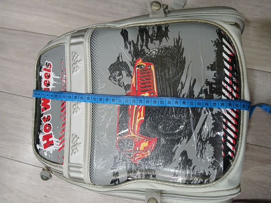 Портфель в школу Новий