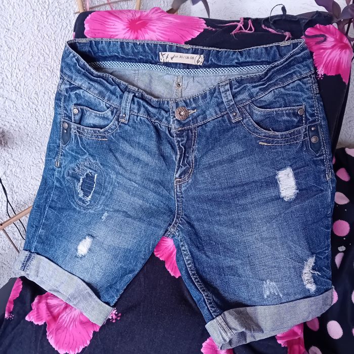 Krótkie  spodenki  jeansowe
