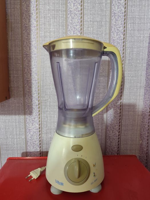 Продам блендер Vitek
Продам блендер Vitek