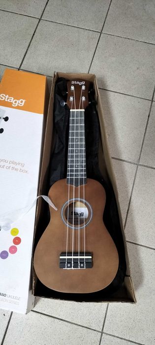 Ukulele Stagg novo