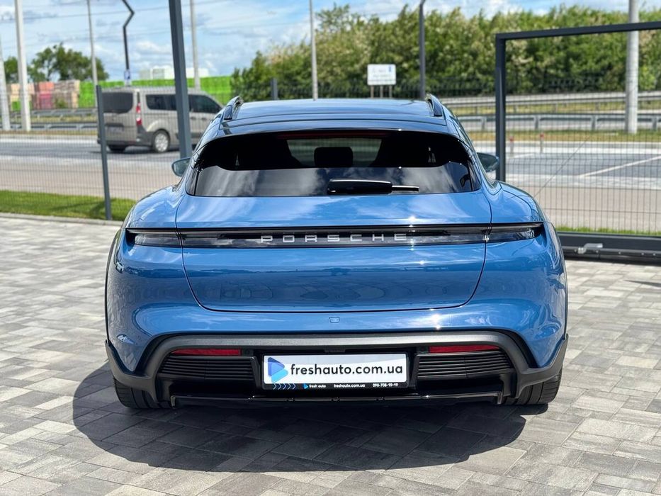 Porsche Taycan Cross Turismo 2023 freshauto