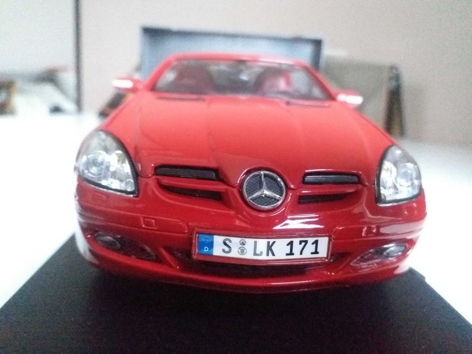 модель 1.18 Mercedes-Benz SLK Maisto 1:18