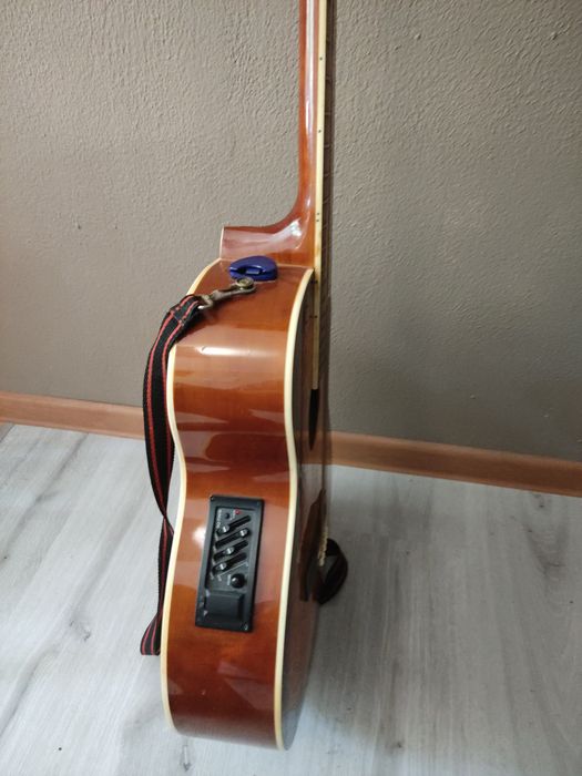 Gitara elektroakustyczna