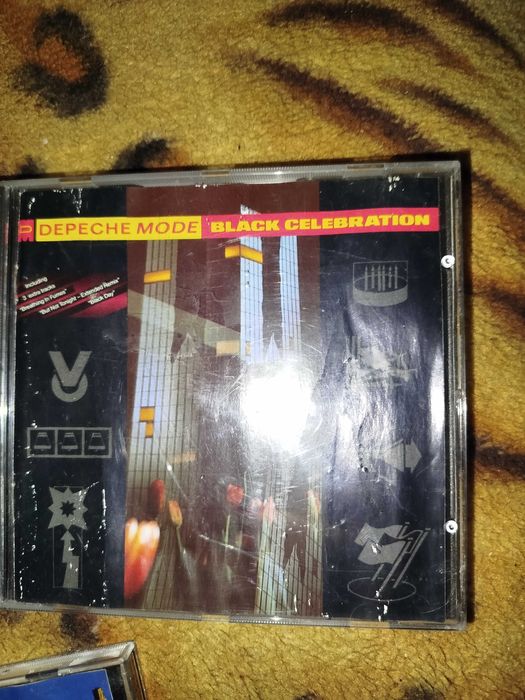 Sprzedam płyty CD zespołu Depeche mode oraz U22