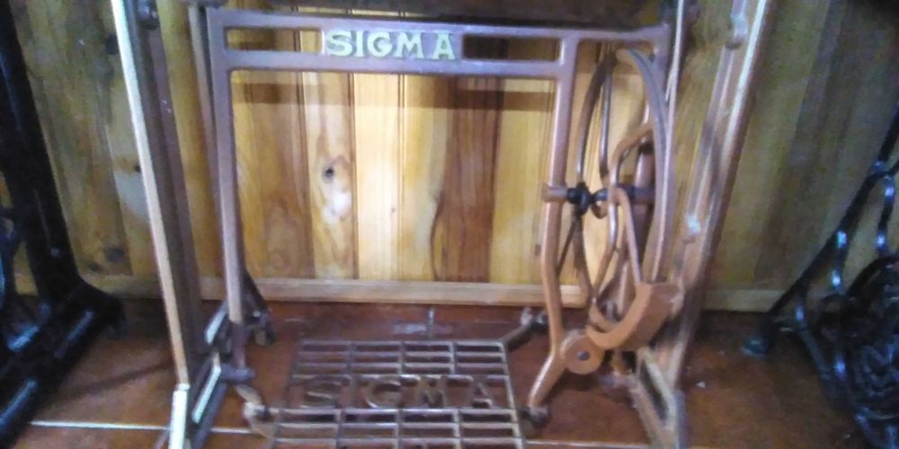 Maquinas de costura SINGER & SIGMA antigas e operacionais. Bom estado.