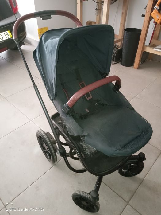 Carrinho bebé e acessórios