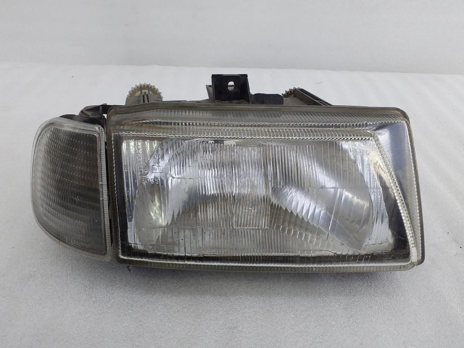Ótica / farol direita SEAT Ibiza II (6K1)