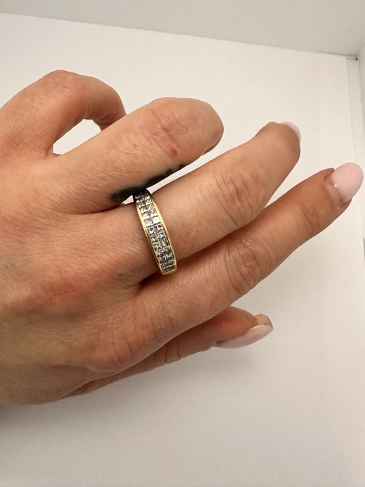 Золотое кольцо с диамантами