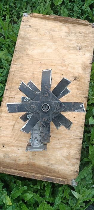 Продам насадку культиватор на бензокосу