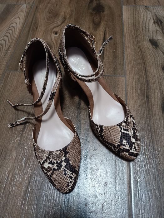 Buty damskie eleganckie czółenka obcas 39