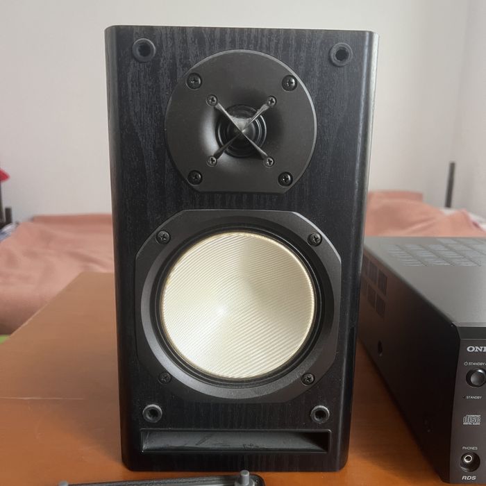Elegancka wieża ONKYO CR-315