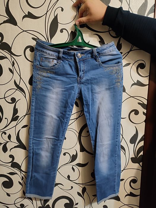 Жіночий джинси у гарному стані