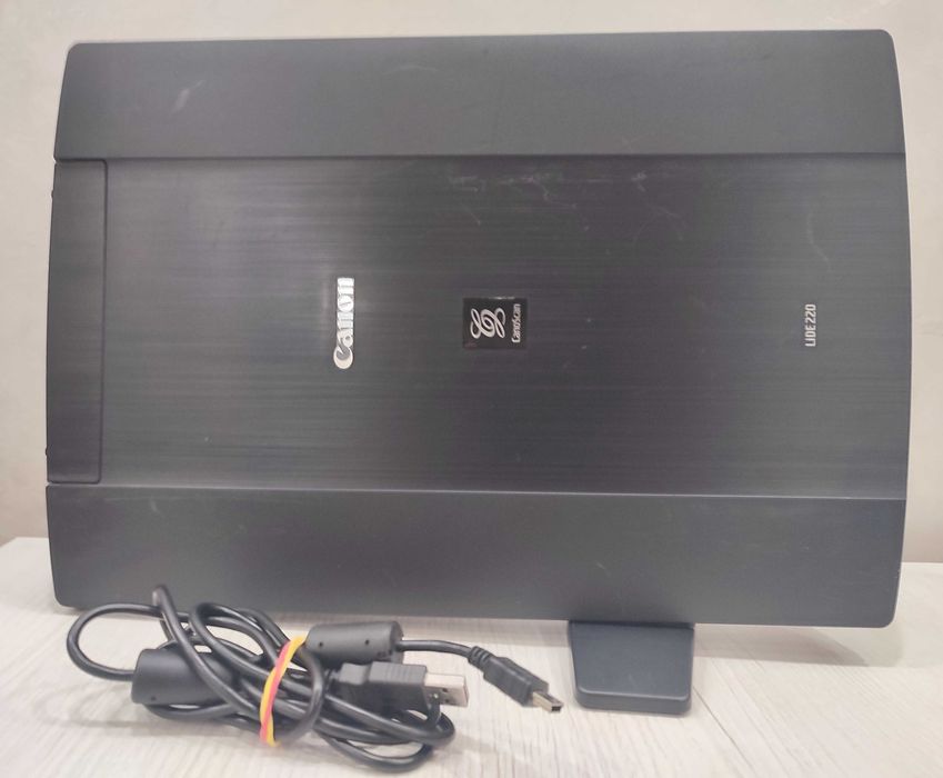 Сканер Canon CanoScan LIDE 220