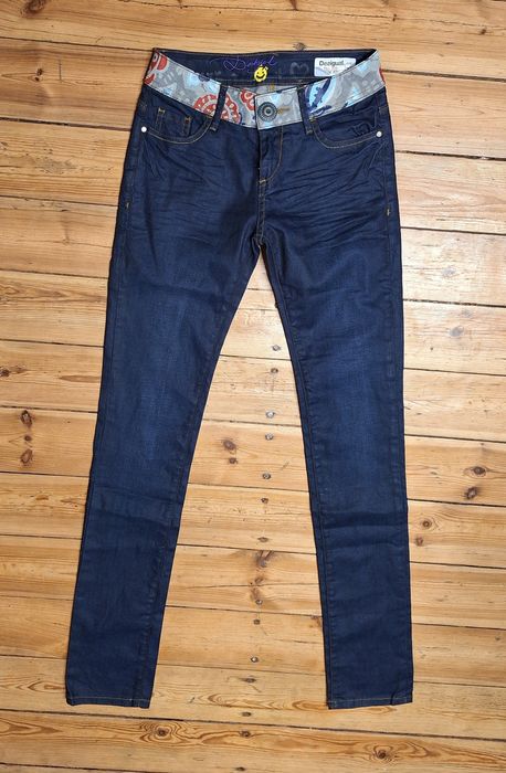 Damskie spodnie jeansowe DESIGUAL rozmiar S 24