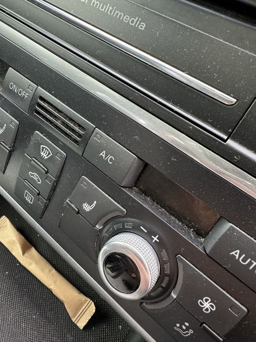 Комплект сидінь сідушки сидіння Audi q7 4L sline ауді ку7 з моніторами