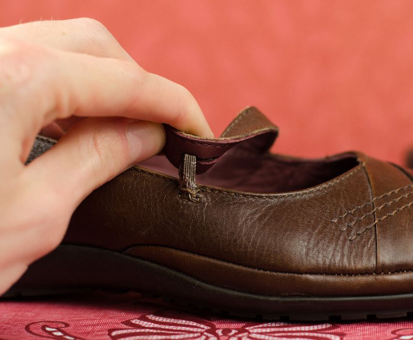 Кожаные фирменные балетки Clarks с ремешком 36,5-37р. 23,5 см.