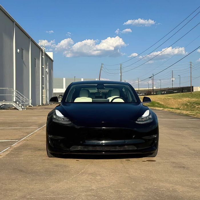 Tesla Model 3 Long Range      2019