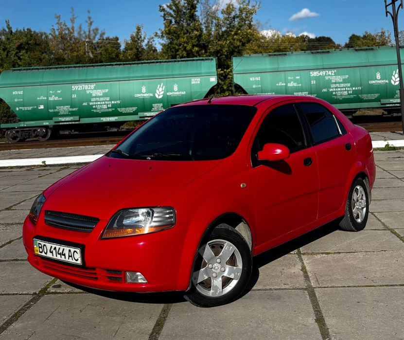 Автомобіль шевроле авео