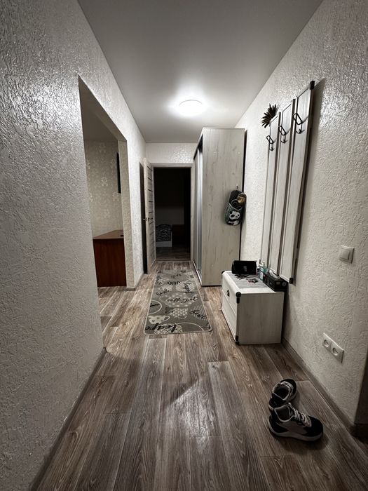 Вільна    Критий ринок Двокімнатна  Квартира  2 кімнати подобово