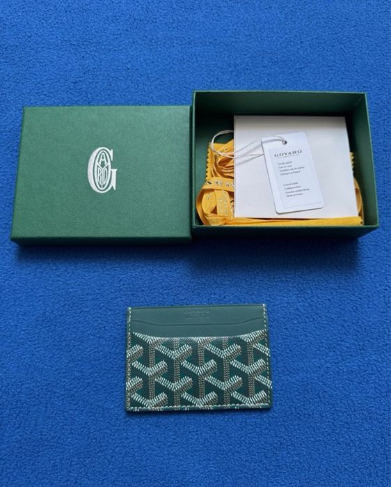 Porta-cartões Goyard Verde – Clássico e Elegante