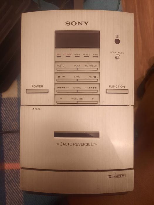 Vendo  aparelhagem Sony  inclui 2 colunas de alto som de  qualidade