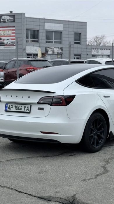 Продам Tesla model 3