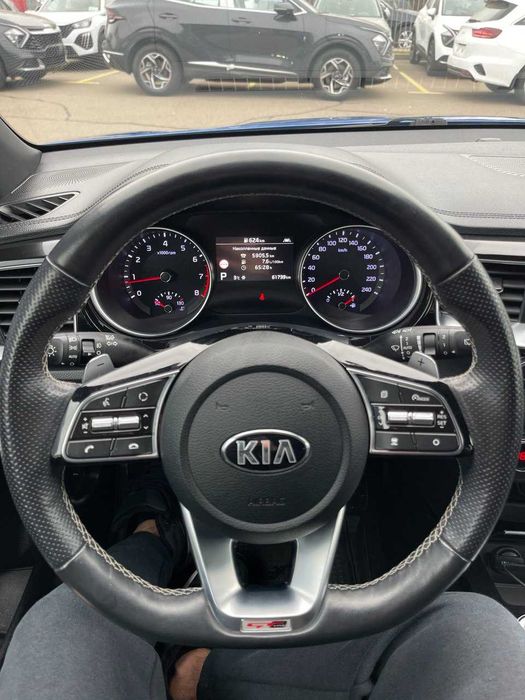 Kia ProCeed офіційне авто.