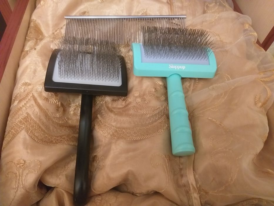 Пуходерки с длинными зубьями и металлическая расческа с длинными зубья