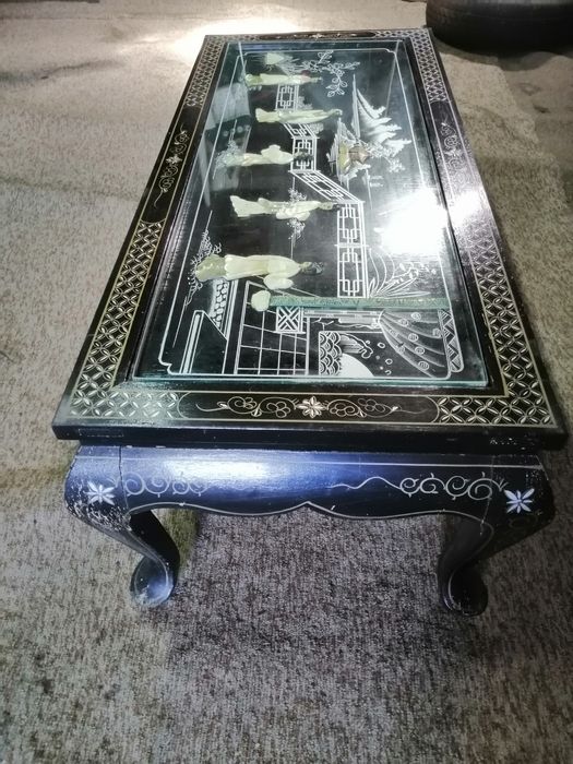 Mesa e arca oriental com + de 30 anos64729673892355122