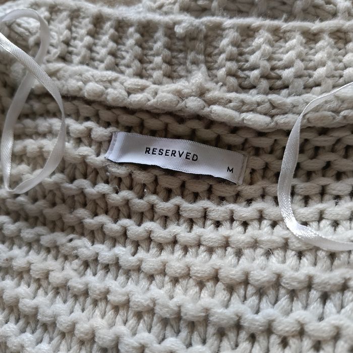 Piękny sweter o grubym splocie