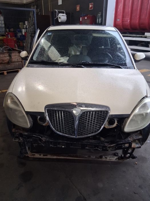 Lancia ypsilon para peças