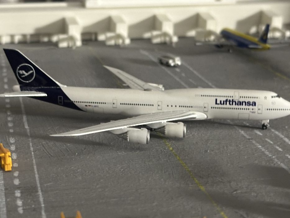 Продаю 4 масштабных моделей