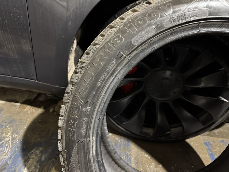 Продам компект 245/45 R18 245.45.18 245 45 18