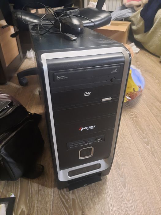 Системний блок + екран і клавіатура