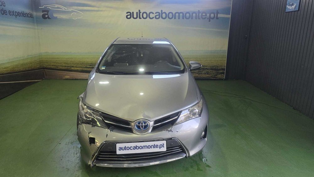 Toyota Auris 1.8 HSD - Salvado