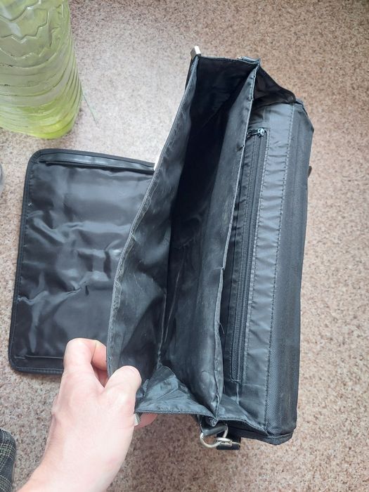 Партфель продам.