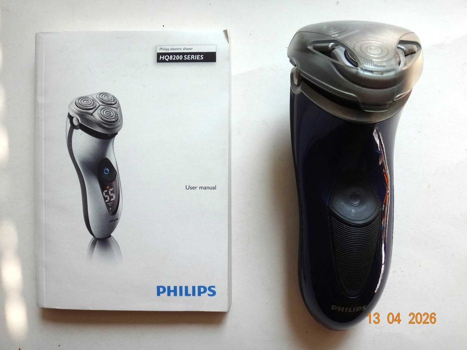 Электробритва Philips HQ8200.