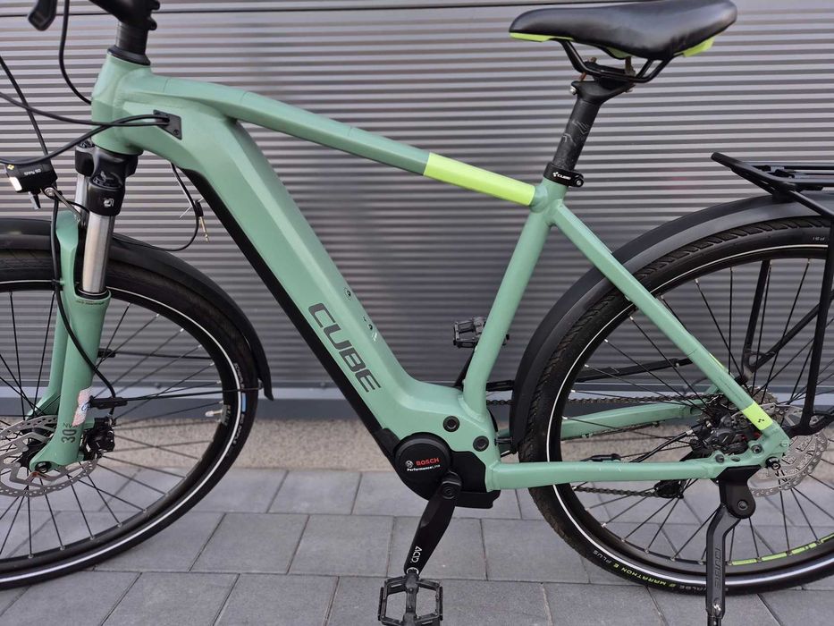 Rower elektryczny Cube Touring Hybrid ON1. roz. M, bardzo dobry stan !