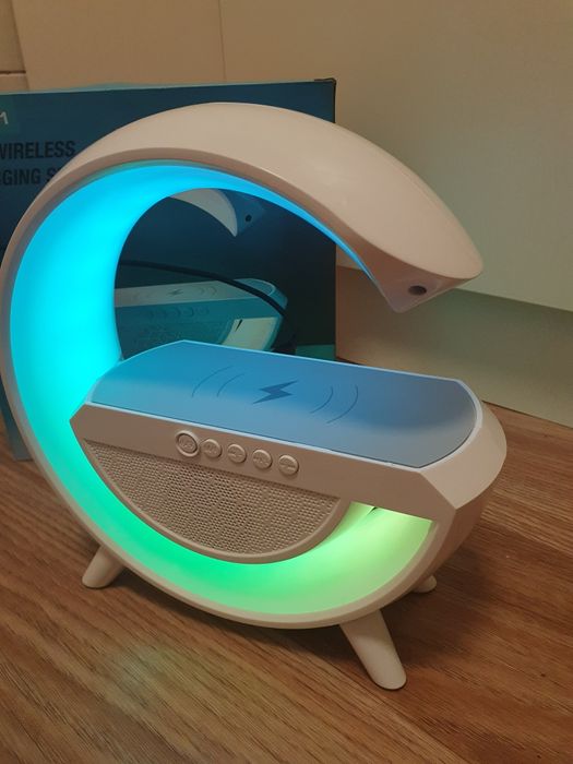 Нічник-бездротовий зарядний пристрій та Bluetooth колонка 3в1 з RGB