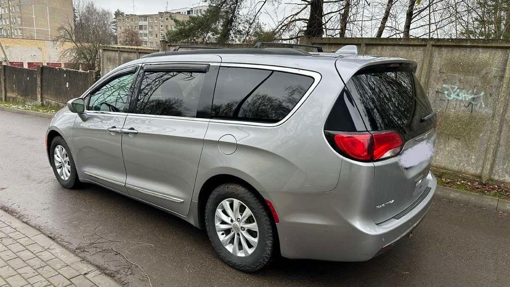 Chrysler Pacifica 3.6 бензин 2017 рік, США